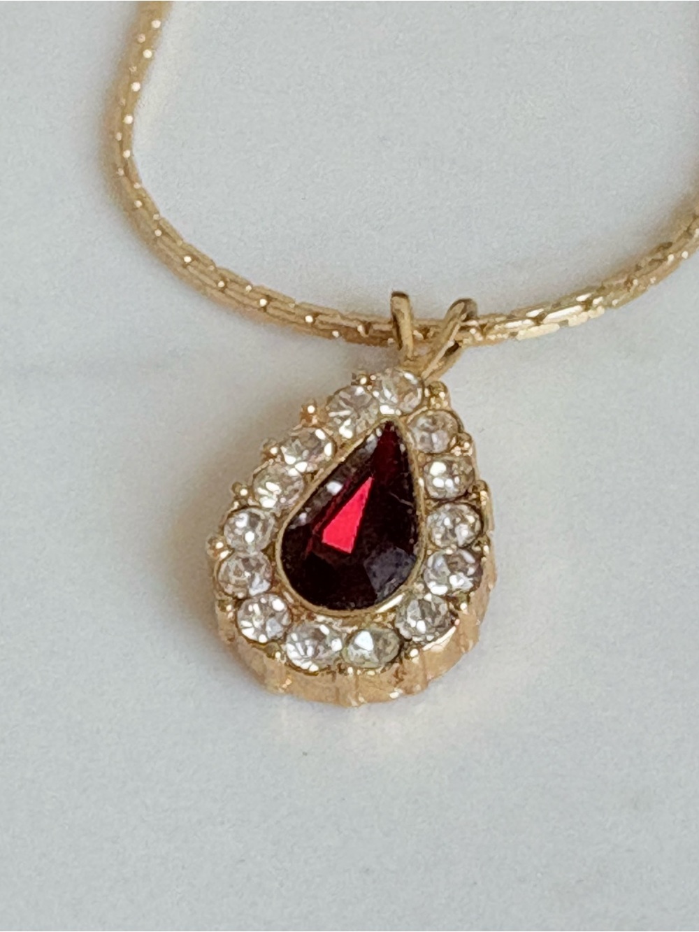 Vintage 1985 Avon Garnet Halo Teardrop Pendant Necklace Gold Plated NIB
